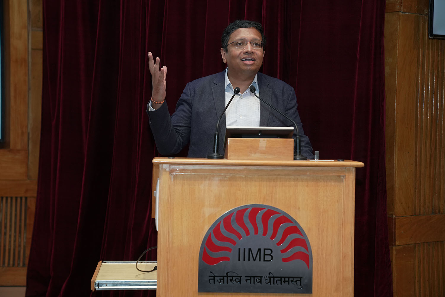 Mr. Kamesh Raghavendra of the Kshipra Foundation, sponsor of the event, addresses the gathering.